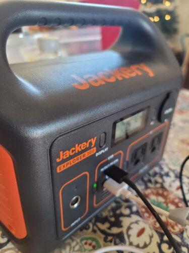 Jackery Tragbare Powerstation Explorer 1000 – 1002 Wh AKKU Solar Generator & Mobiler Stromspeicher mit 230V Steckdose + USB für Outdoor, Camping, Garten, Party, Heimwerken und als Notstromaggregat photo review